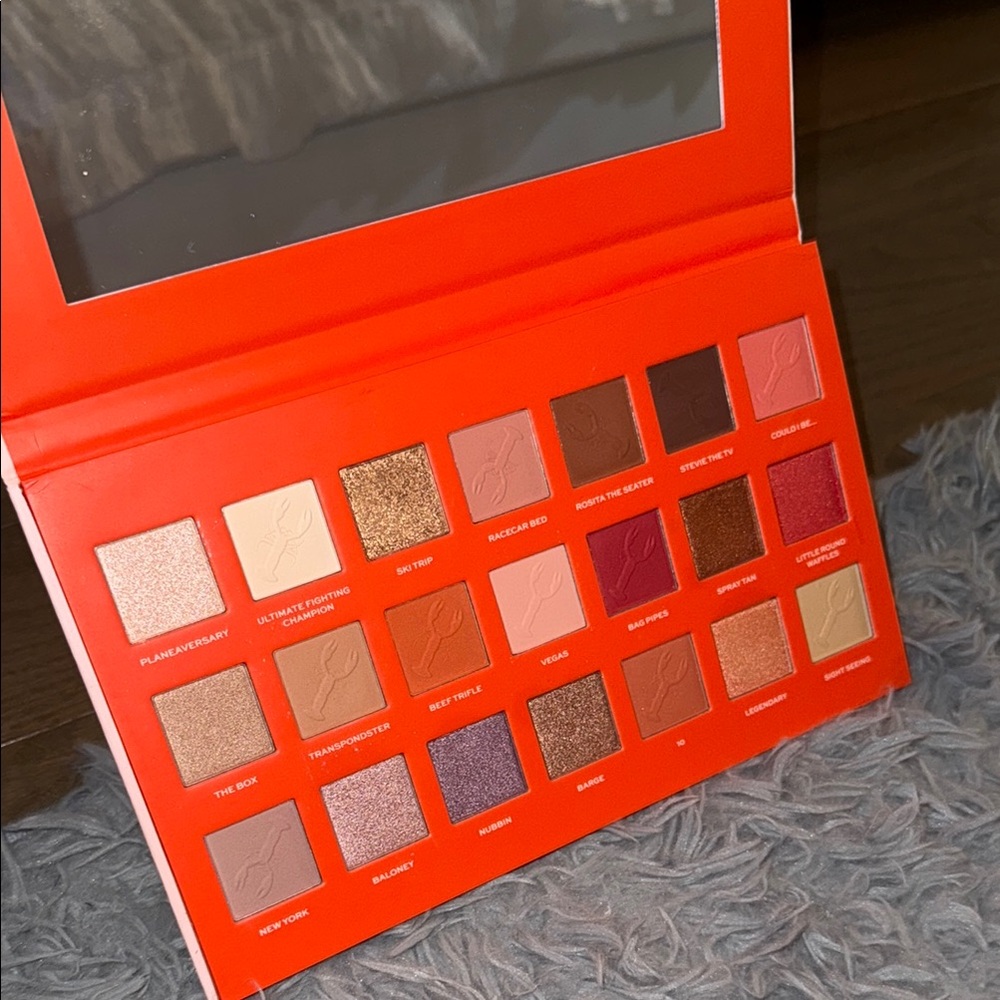 Makeup Revolution Friends Eyeshadow Palette - Orange Lobster Design